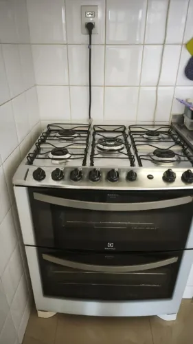 Fogão Electrolux 5 Bocas Celebrate - Duplo Forno (Gás e Elétrico) - Ótimo estado