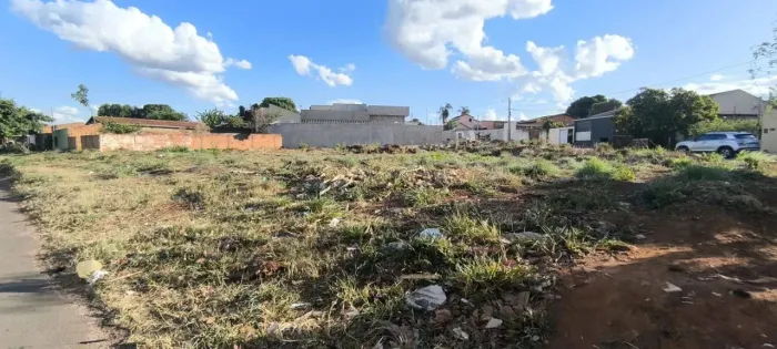 Lote de esquina no Jardim Boa Esperança em Ap. de Goiânia