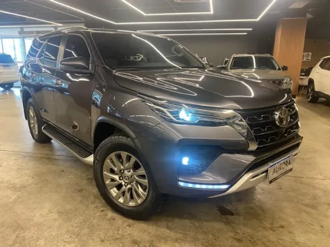 Toyota Hilux SW4 SRX 4X4 2.8 TDI 16V Dies. Aut. 2024