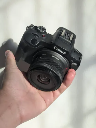 Camera Canon Eos R100 Kit 18-45mm