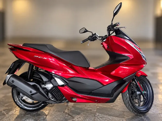 Moto Honda PCX 2024/2024 (com 300Km)