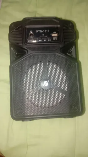 Vende-se caixinha de som em bom uso
