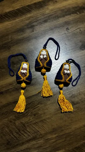Nossa senhora de crochê (chaveiro/enfeite para retrovisor)