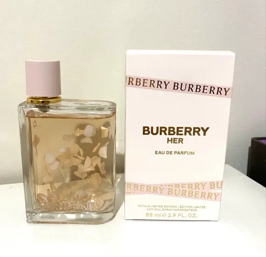 Perfume Burberry Her Petals 