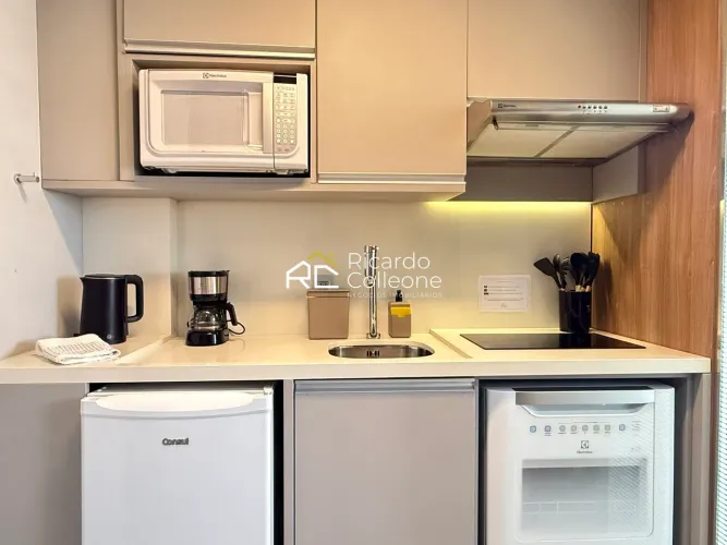 Apartamento Studio no Batel, 28m2, Mobiliado.