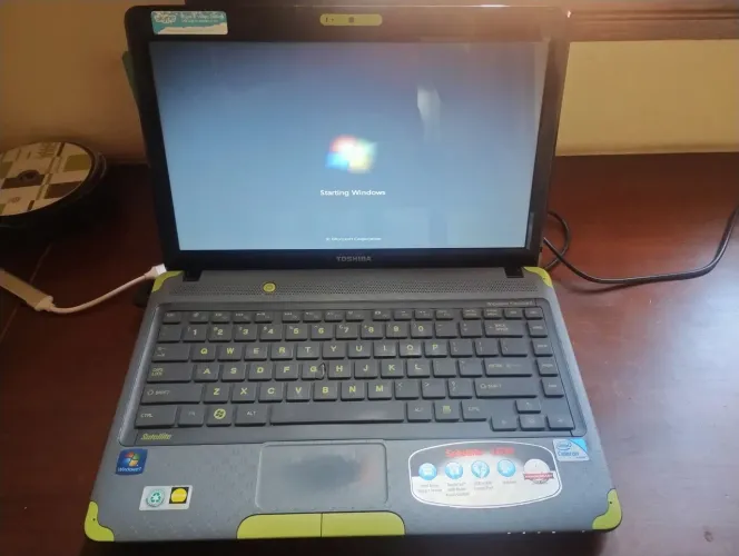 Toshiba Satellite l635 (3GB / 250GB)