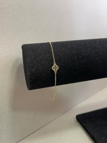 Pulseira com Pingente VanCleef de ouro 1.15g 18k procedência garantia eterna