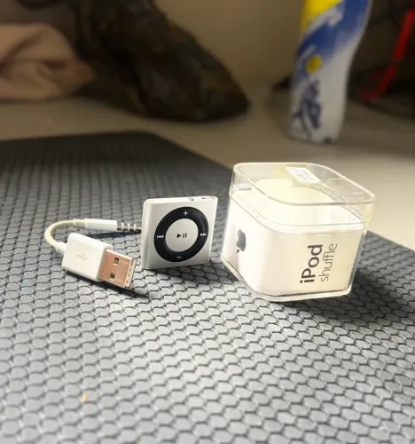 IPOD SHUFFLE 4ª GERAÇÃO 2GB