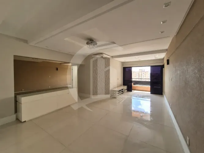 Apartamento com três quartos, suíte e 120 m² à venda no Suíssa