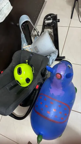 Lote de brinquedo E utilidades para neném