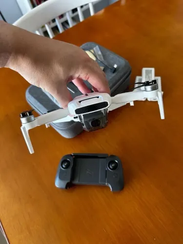 DRONE FIMI MINI X8 BRANCO - ZERADO COM CAIXA E CASE