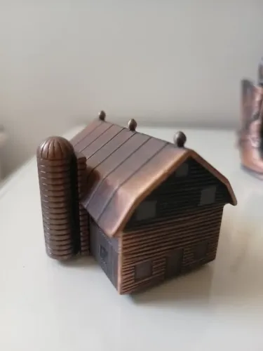 Apontador de ferro miniatura celeiro antigo