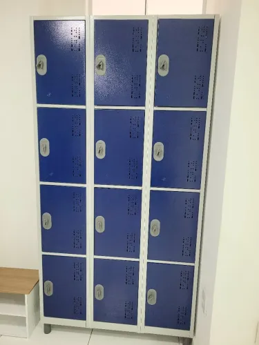 LOCKER 12 PORTAS<br>1,90 (com pés) x 0,98 x 0,35 (profundidade)<br>R$ 1.400,00