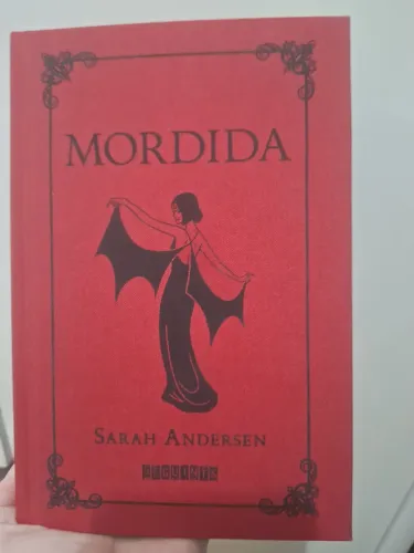 Mordida de Sarah Andersen [Livro capa dura]