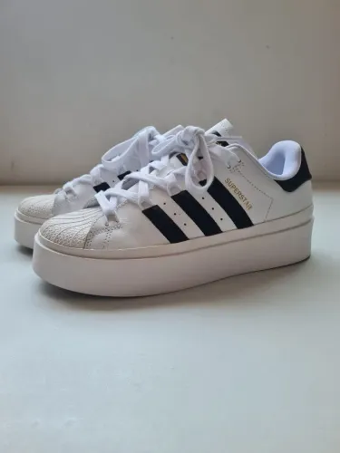 Tênis Adidas Originals Superstar Bonéga Plataforma - Branco/Preto