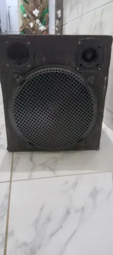 Vendo caixa de som de automóvel  um sub boca de 18