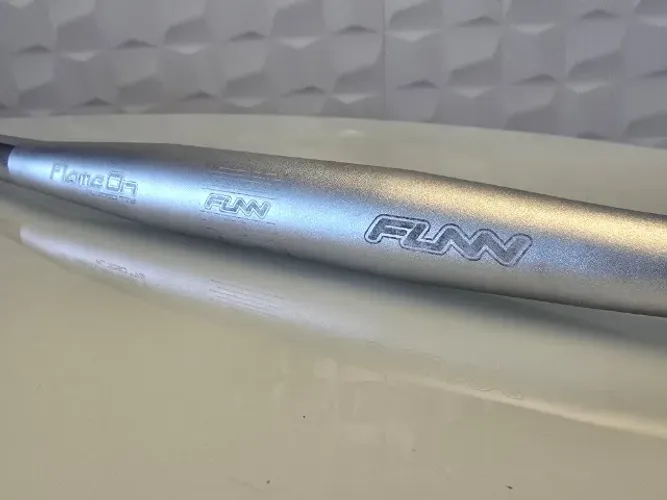 Guidão FUNN, Prata - Aloy - Flat - 710mm x 31.8mm (novo)