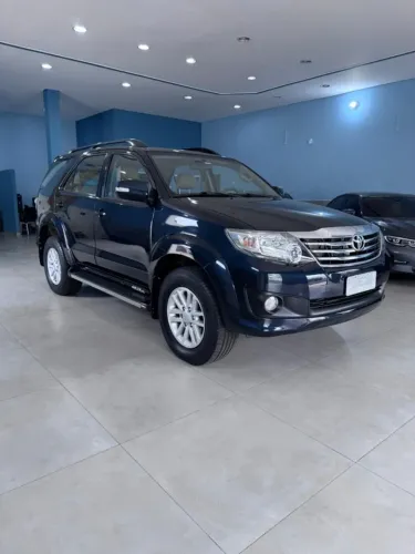 Toyota Hilux SW4 SR 4X2 2.7/ 2.7 Flex 16V Aut. 2013