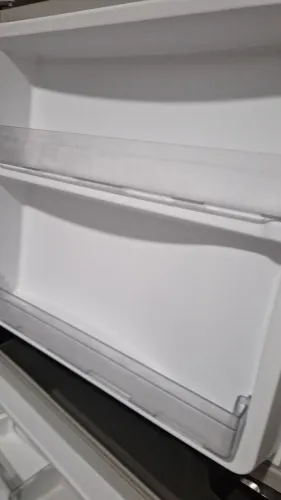 Vendo esta geladeira brastempe toda original mais informações zp * 