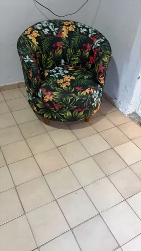 Cadeira redonda de tecido