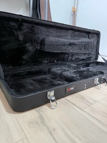 Case de guitarra Gator