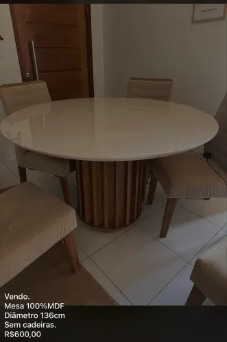 MESA MDF COM TAMPO DE VIDRO