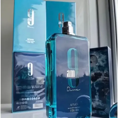 perfume masculino amadeirado aromático, com fragrância marcante e sofisticada que busca ev