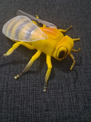 Abelha brinquedo colecionavel 