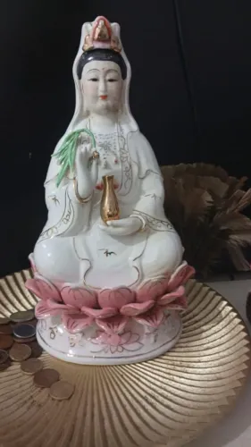 Estatua de porcelana kuan yin 