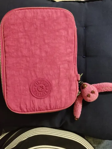 Estojo Kipling feminino 