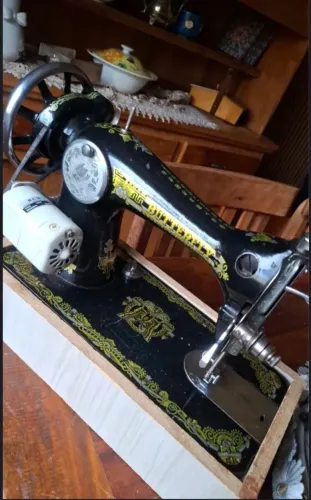 Maquina costura antiga