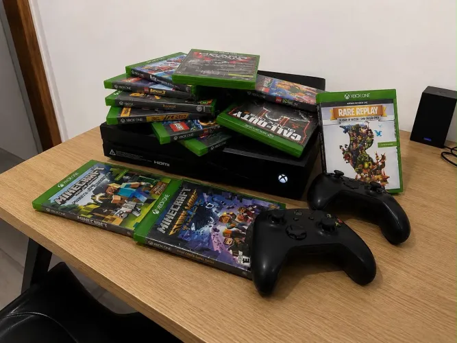 Xbox one 2 controles + 12 jogos
