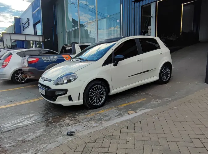 Fiat Punto Blackmotion 1.8 Flex 16V 5P. 2015