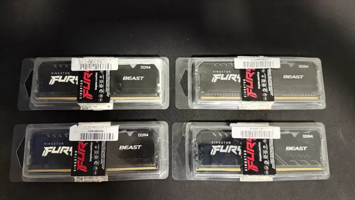 Kit 32GB Kingston Fury Beast RGB DDR4
