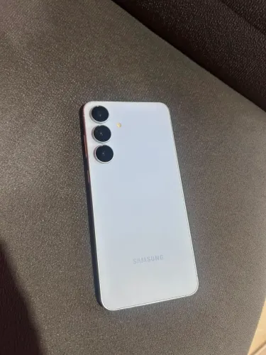 Samsung S25 FE aparelho impecável