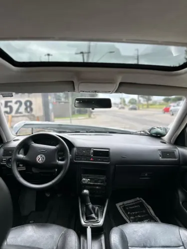 Sucata Golf 2.0 manual 2001