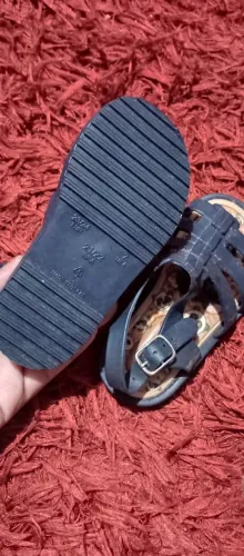 Sapatos meninos novos na caixa nunca usado e outras usadas uma vez . N 18,19,20,21,22 etc.