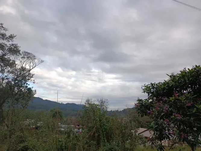 Terreno de 422,47 m² no Centro de Picada Café