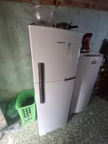 Vendo geladeira Brastemp em perfeito estado fross free 2500free