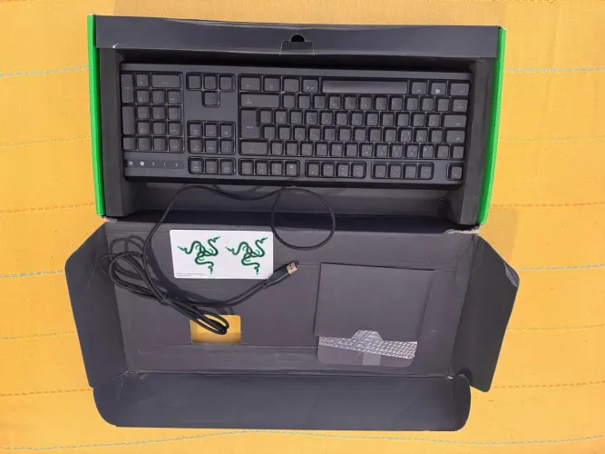 Teclado Razer ornata chroma