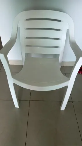 Cadeira de plástico Tramontina Resistente tamanho G