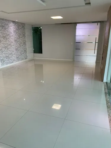 Imóvel para aluguel e venda possui 250 metros quadrados com 3 quartos