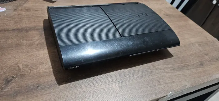 Vendo Playstation 3, muitos jogos, COM DETALHE. Controle original. LEIA A DESCRIÇÃO.