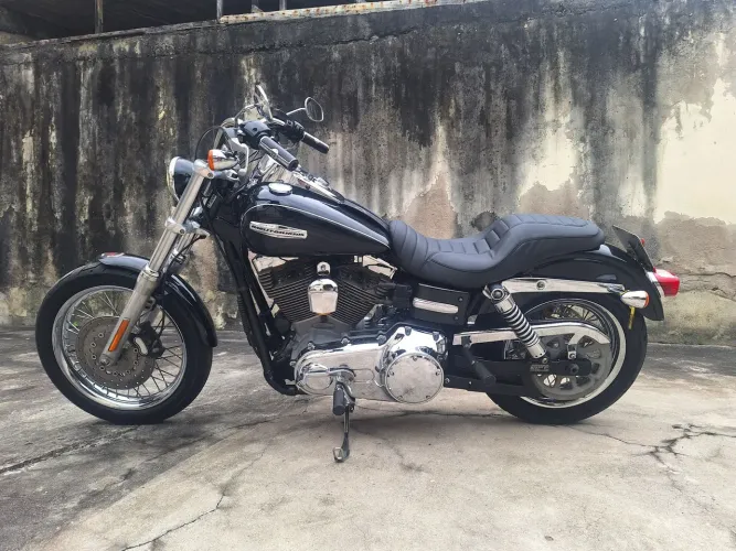Harley Davidson Dyna Super Glide Custom FXDC leia o anúncio