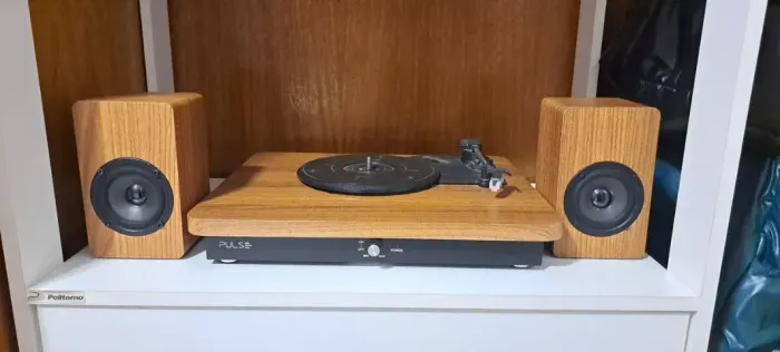 Toca-Discos (Vitrola) Retro c/ 2 Caixas Estéreo + Bluetooth. Opção P/ Dividir até 12x