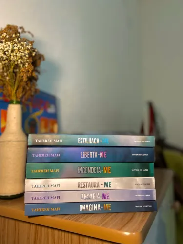 Saga Estilhaça-me (6 Livros) - Tahereh Mafi - Bem Conservados