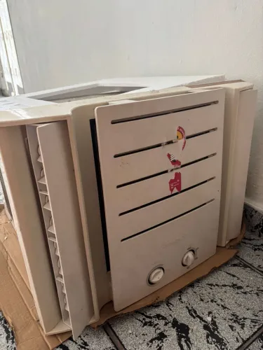 Vendo um ar condicionado 10bt semi novo 
