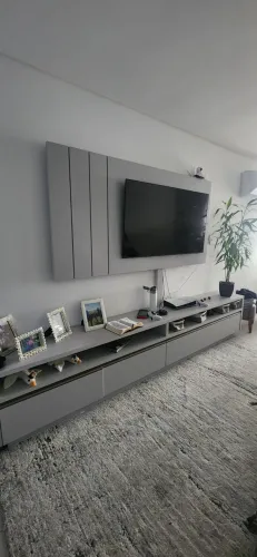 Painel para tv cor cinza claro 3m