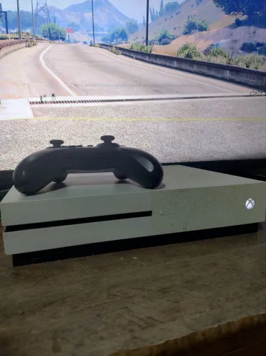 Vendo Xbox One S - Semi-novo
