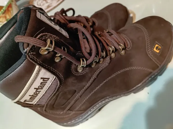 Bota Timberland nova